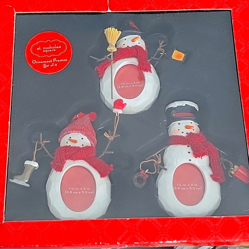 St Nicholas set of 3 snowman frames